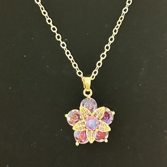 LADIES 18K gold plated rotating flower pendant - Picture 1 of 3